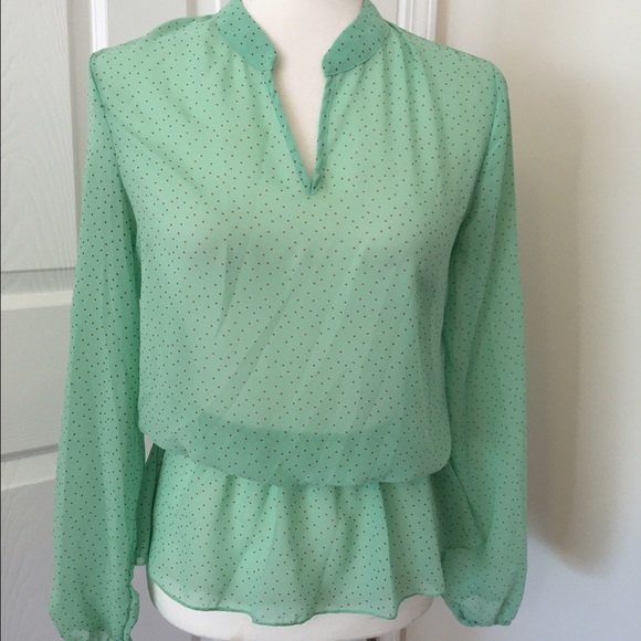 📚2/$12 Sheer Mint Top