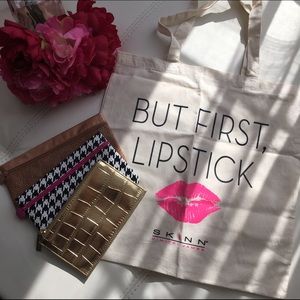 Cute tote bag with 3 mini makeup bags