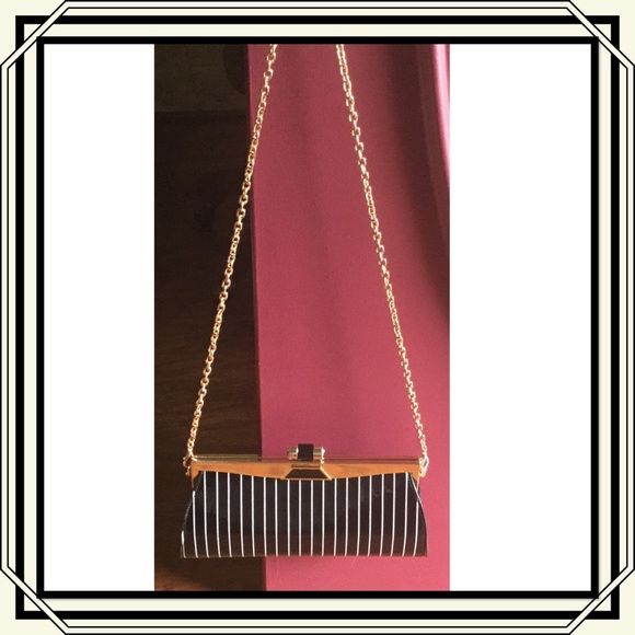 🌺HOST PICK🌺 Designer Patent Striped Clutch - Picture 2 of 4