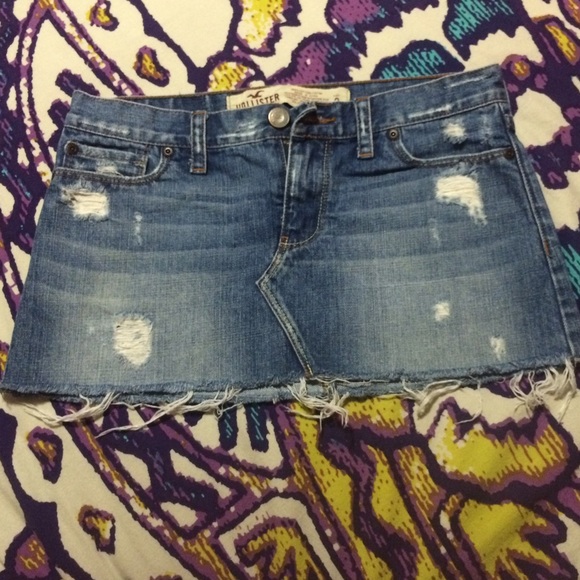 Distressed mini skirt
