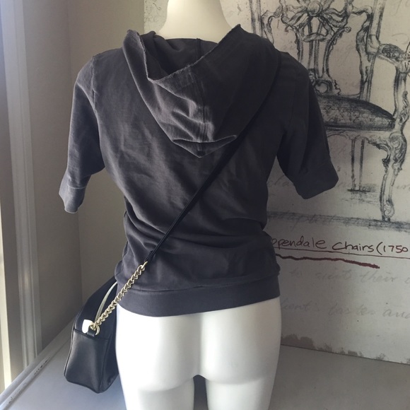 Top - Picture 2 of 4