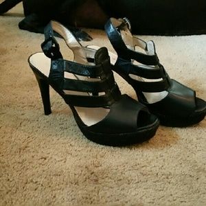 Black nine West pumps
