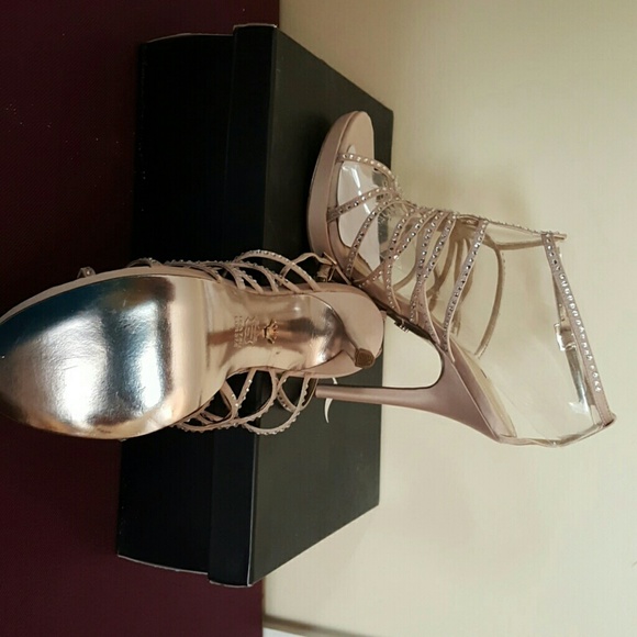 Shoes - Picture 3 of 4