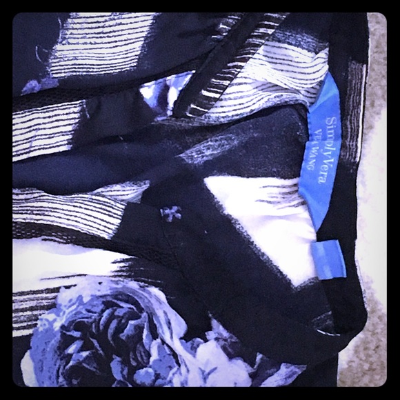 Simply Vera Wang Sleeveless shell.