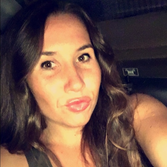 Meet your Posher, Sarah - Picture 1 of 1