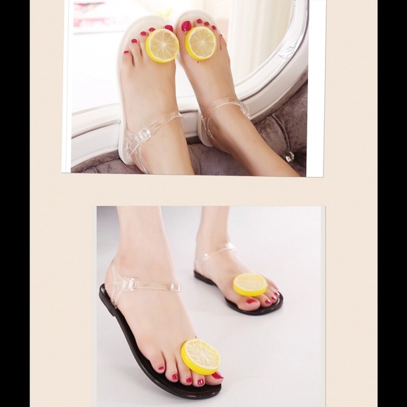 Shoes - 💝HP💝Black/White Lemon Jelly Sandals