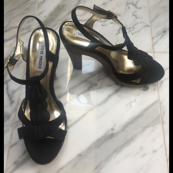 STEVE MADDEN BLACK FABRIC ,WOOD HEEL PLATFORMS