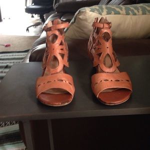 Miz mooz brown  1" wedge