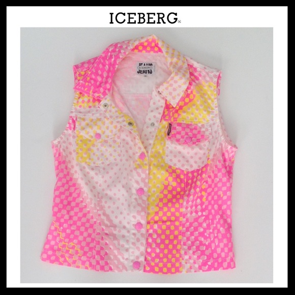 ICEBERG Sleeveless Top w/Snap closures