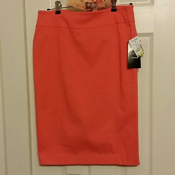Coral Midknee Skirt