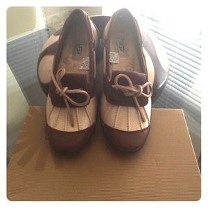 💣 Comfy UGG Loafers