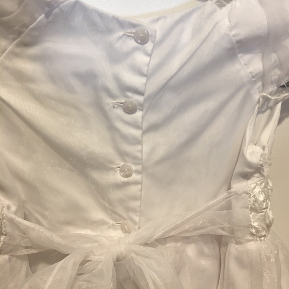 Girls white formal dress 🎉 temporary price drop🎉 - Picture 3 of 8