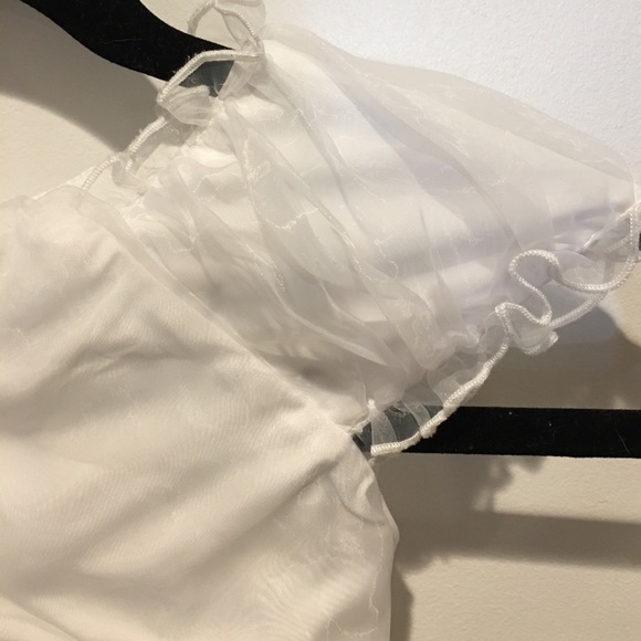 Girls white formal dress 🎉 temporary price drop🎉 - Picture 4 of 8