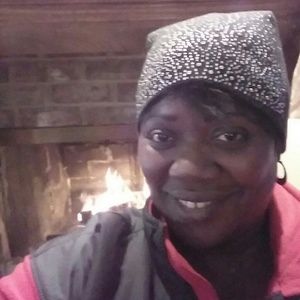 Meet your Posher, Desiree