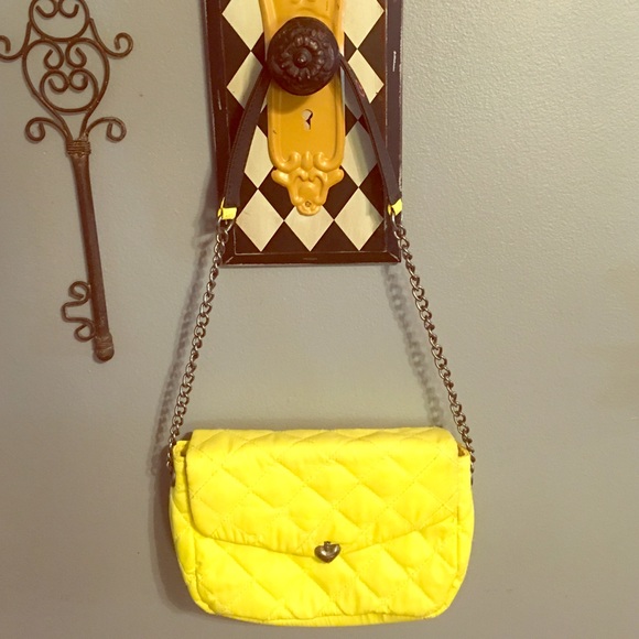 Vera Wang Handbags - 🔰SALE🔰VERA WANG "Born 2 Rule" shoulder bag Funky