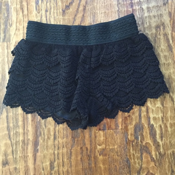 American Rag Pants - Cotton Crochet Scalloped Shorts by American Rag S