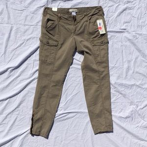 Never worn cargo skinny pants