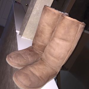 Ugg boots w/ ugg care kit