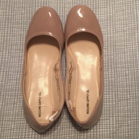 Tan mossimo flats; size 8.5.