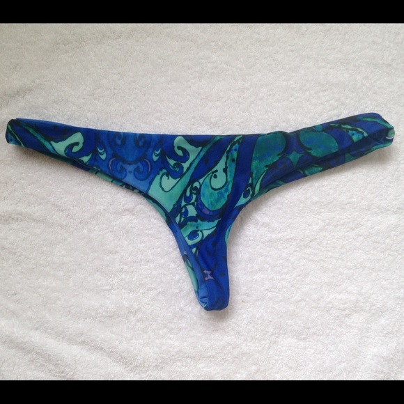 Skimpy Rip Curl Bottoms ;)