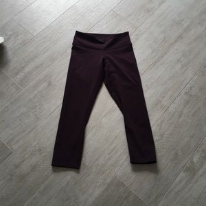 cropped lulu lemon maroon leggings