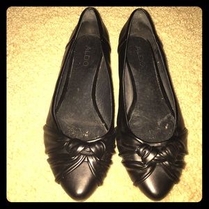Gorgeous Black Aldo Flats!