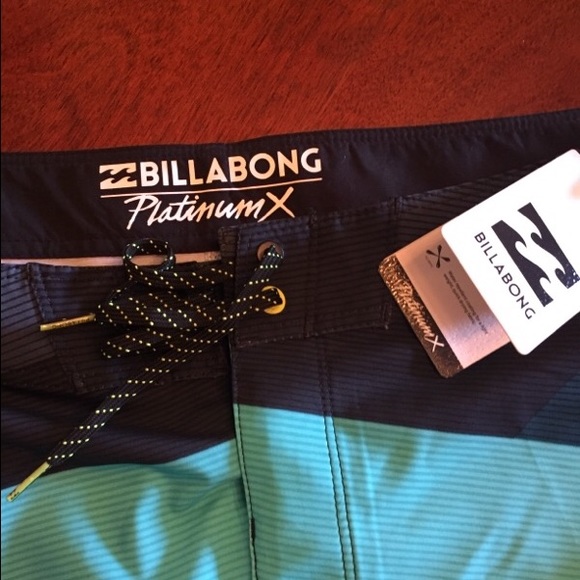 Men's Billabong Swim Trunks. Size 40W.