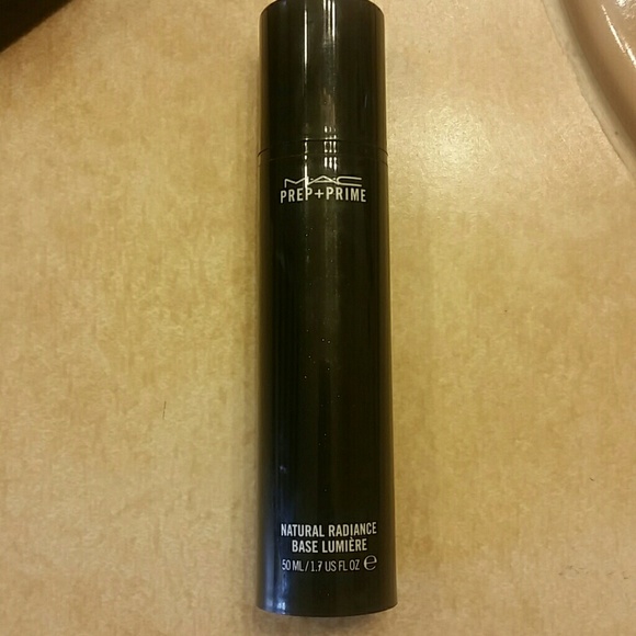 MAC Natural Radiance Prep+Prime (RADIANT PINK)