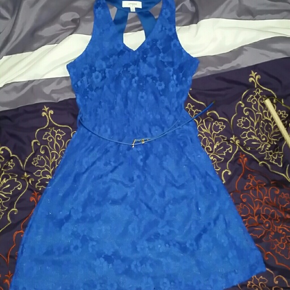Dress with belt brand new - Picture 2 of 4