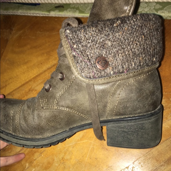 Foldable Roxy Boots - image 3