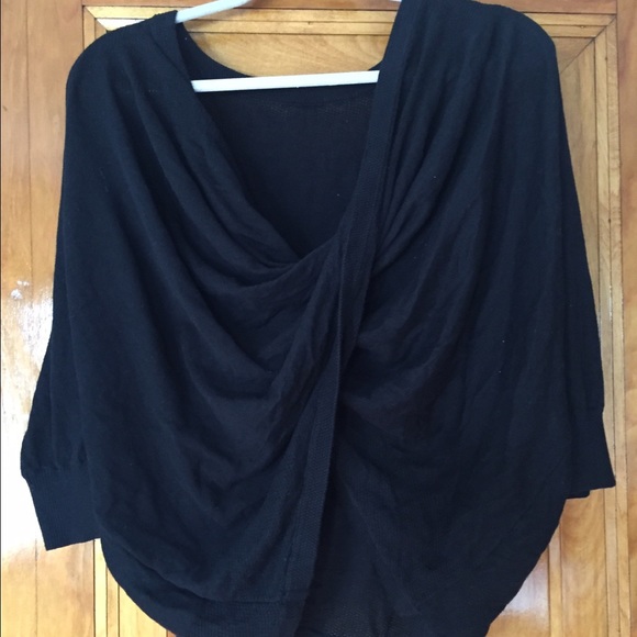 VS QUARTER SLEEVE CROSS BACK TOP
