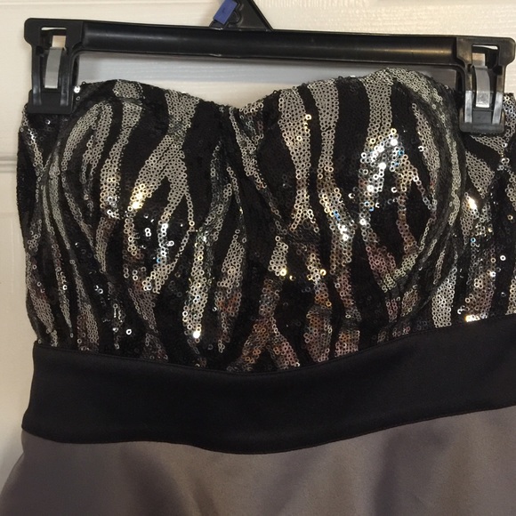 Sequins and metallic silver peplum shirt - Picture 2 of 4