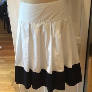 Banana Republic Skirts - Banana Republic navy & white pleated skirt Banana Republic Skirts - Banana Republic navy & white pleated skirt