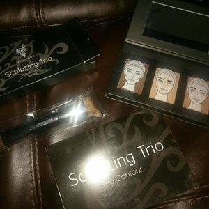 Younique sculpting trio and brush