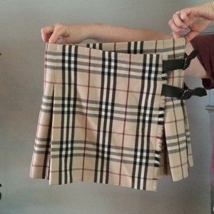 Kilt style Burberry skirt