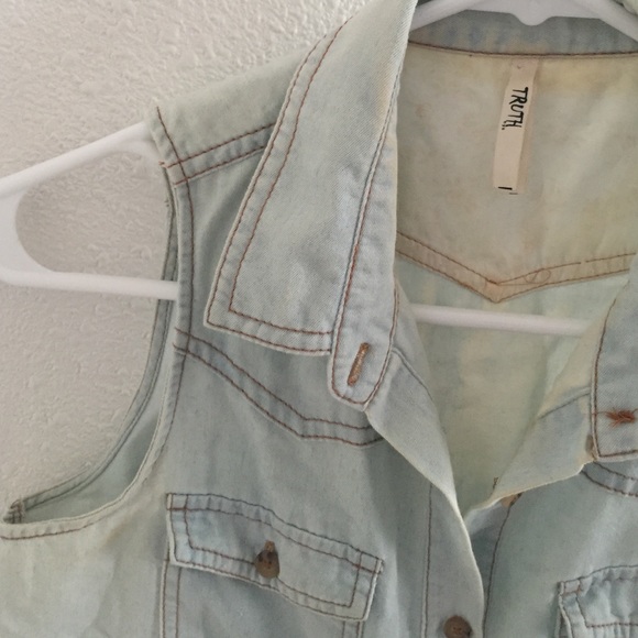 Jean button down vest - Picture 3 of 3