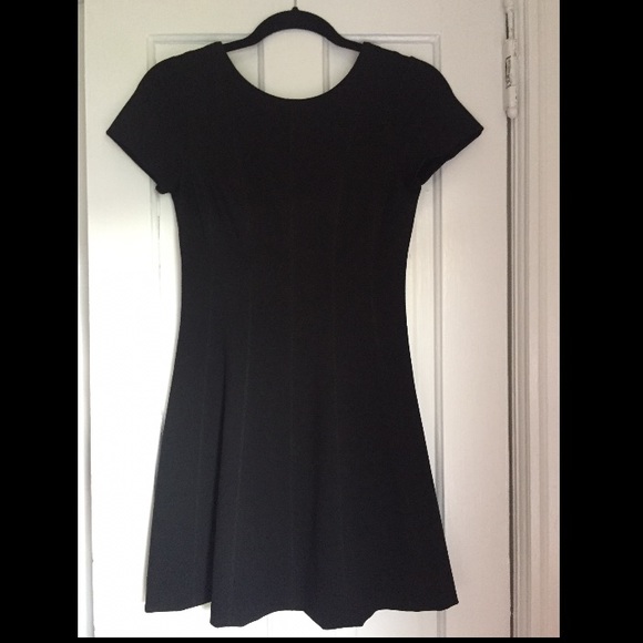 💰SOLD💰NWT Banana Republic black dress