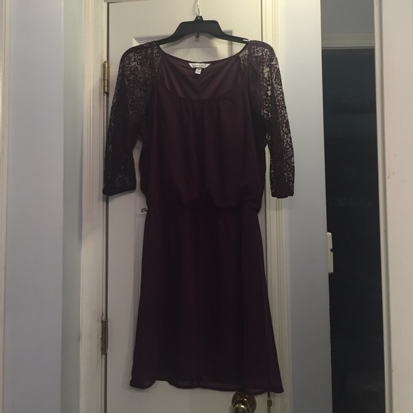Dark purple dress perfect for Fall.