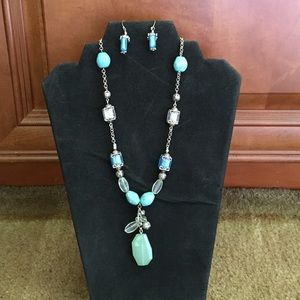 Light blue/green necklace earring set