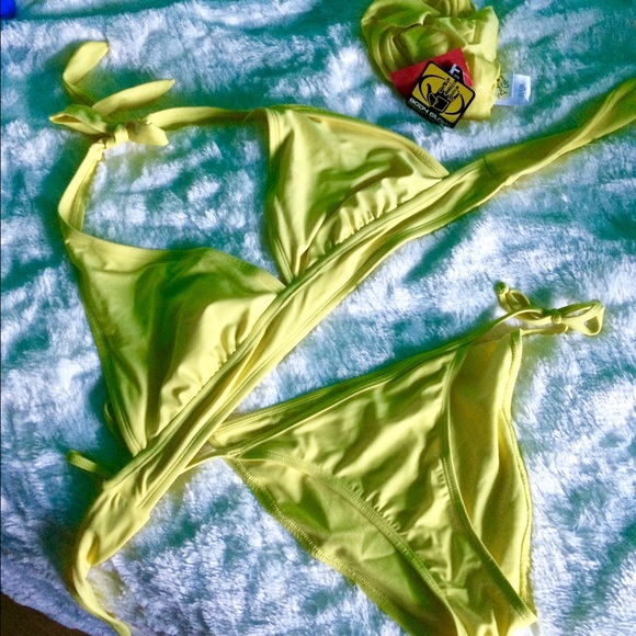 Body Glove three piece bikini!