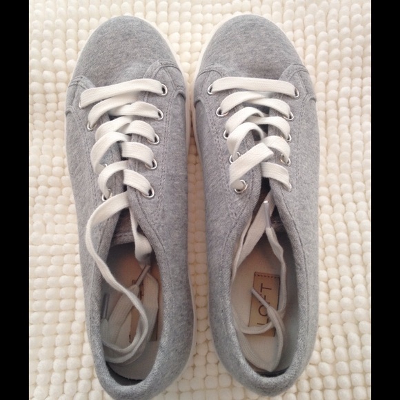Ann Taylor Loft new tennis shoes, size 8