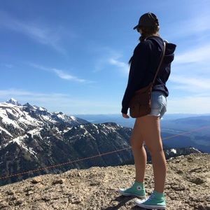 Meet your Posher, Cara