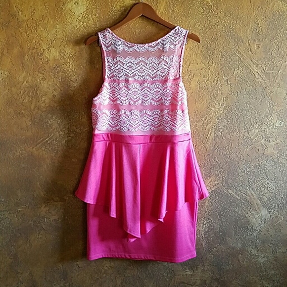 Fitted dress - Picture 2 of 3