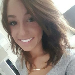 Meet your Posher, Corinne