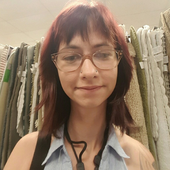 Meet your Posher, Kelly