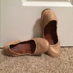 Lucky brand scrunch flats