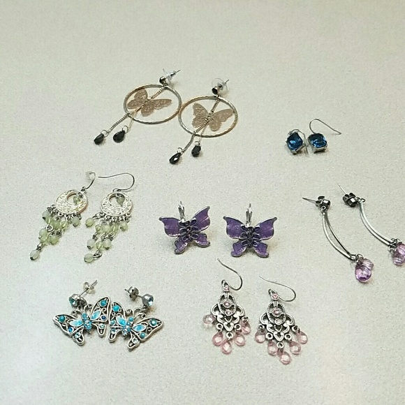 Set of 7 Pairs of Earrings