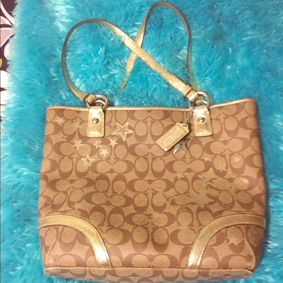 Medium sized coach purse