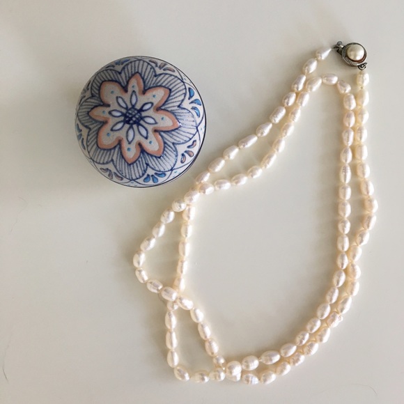 ❗️SOLD❗️🎉HP🎉Vintage water pearl necklace - Picture 3 of 4