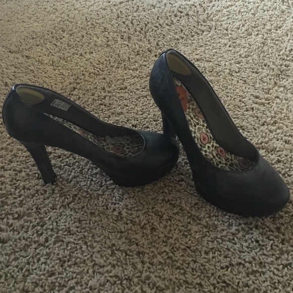 Gently worn rocket dog brand pumps